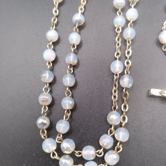 Vintage Rosary with Opaline Beads Silver Tone Metal Crucifix stamped Italy - Picture 2 of 8